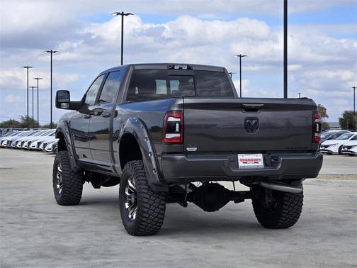 2024 RAM 3500 Laramie Crew Cab 4x4 6'4' Box