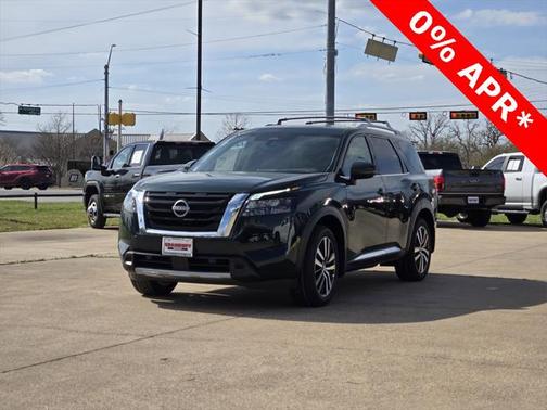2025 Nissan Pathfinder Platinum FWD