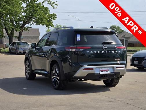 2025 Nissan Pathfinder Platinum FWD
