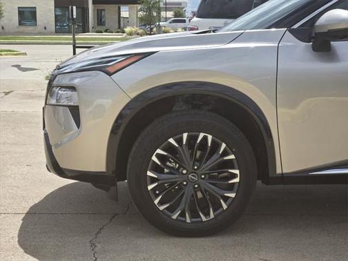 2025 Nissan Rogue Platinum