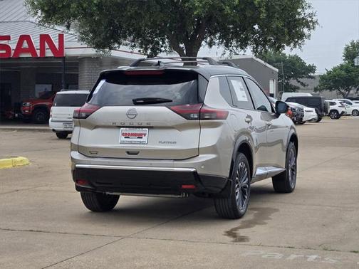 2025 Nissan Rogue Platinum