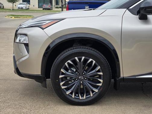 2025 Nissan Rogue Platinum