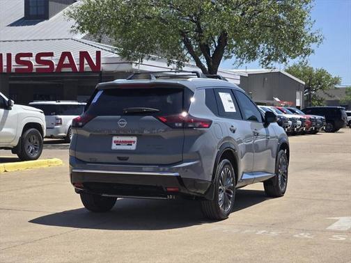 2025 Nissan Rogue Platinum