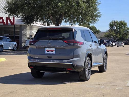 2025 Nissan Rogue Platinum
