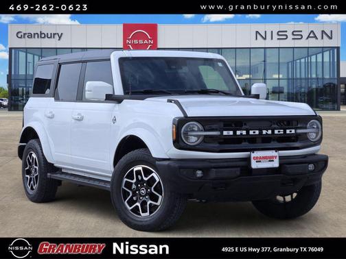 OXFORD WHITE 2023 Ford Bronco Outer Banks