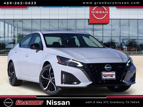 2025 Nissan Altima SR FWD