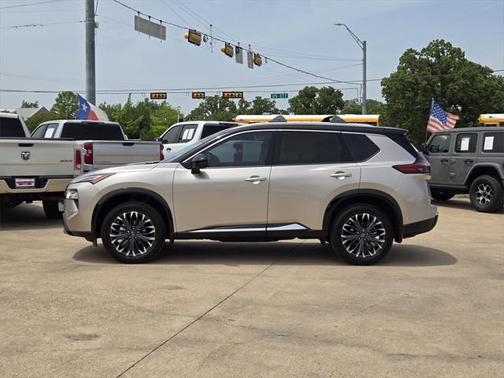 2025 Nissan Rogue Platinum
