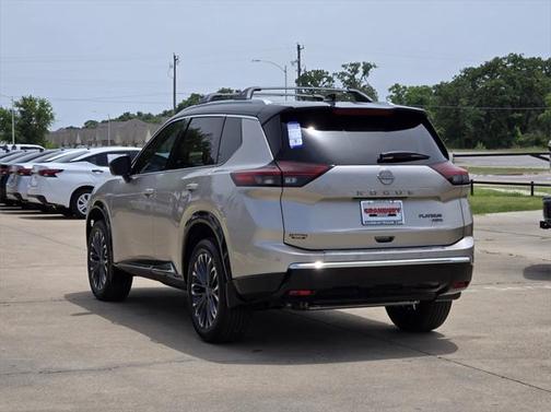 2025 Nissan Rogue Platinum