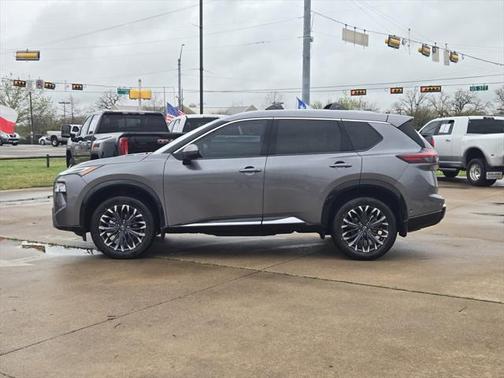 2025 Nissan Rogue Platinum