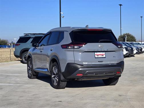 2022 Nissan Rogue SL