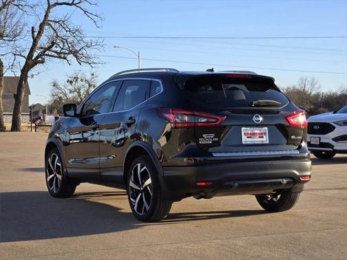 2022 Nissan Rogue Sport SL