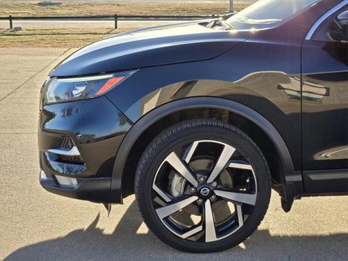 2022 Nissan Rogue Sport SL