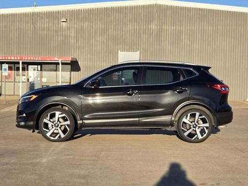 2022 Nissan Rogue Sport SL