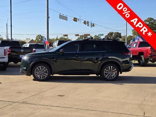 2025 Nissan Pathfinder SL 4WD