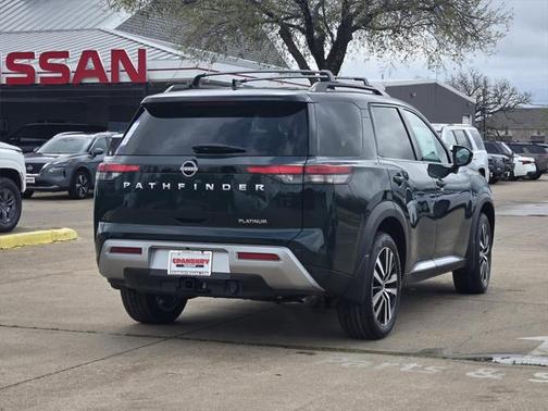 2025 Nissan Pathfinder Platinum FWD