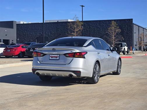 2023 Nissan Altima 2.5 SL