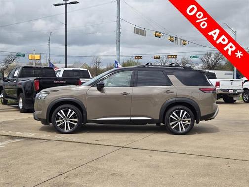 2025 Nissan Pathfinder Platinum FWD
