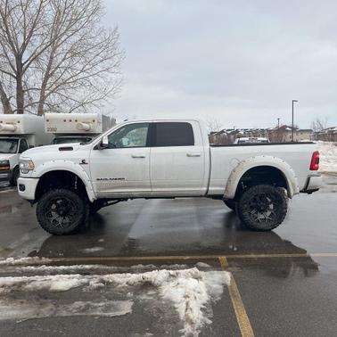 2022 RAM 2500 Laramie Crew Cab 4x4 6'4' Box