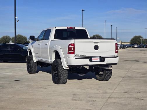 2022 RAM 2500 Laramie Crew Cab 4x4 6'4' Box