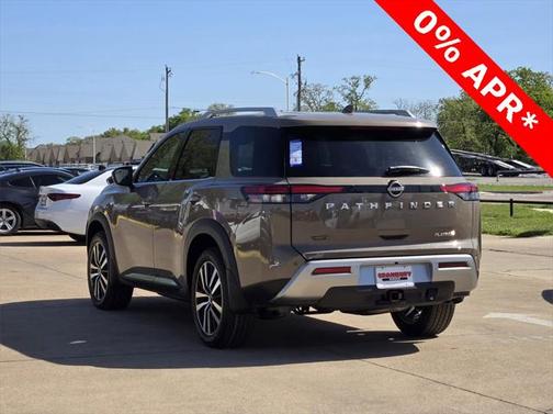 2025 Nissan Pathfinder Platinum FWD