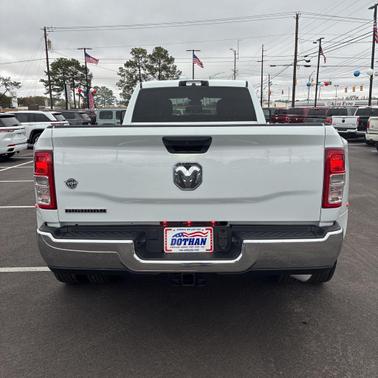 2023 RAM 3500 Big Horn Crew Cab 4x2 8' Box