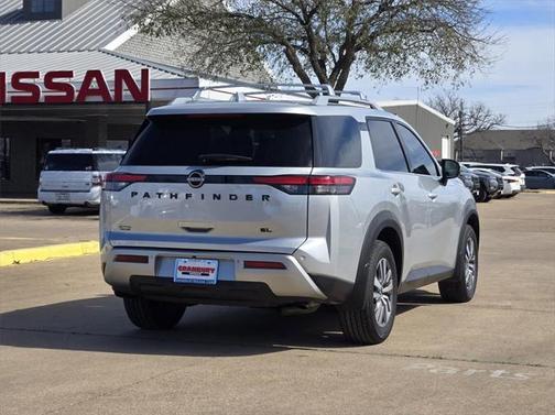 2022 Nissan Pathfinder SL 2WD