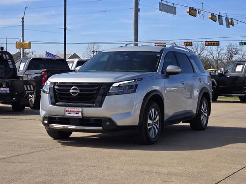 2022 Nissan Pathfinder SL 2WD
