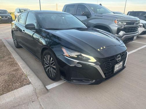 Super Black 2024 Nissan Altima 2.5 SV