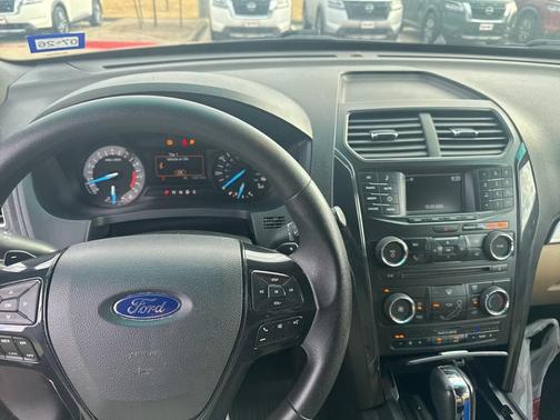 2017 Ford Explorer Base