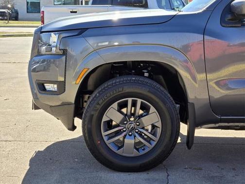 2025 Nissan Frontier SV