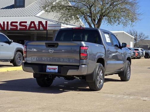2025 Nissan Frontier SV