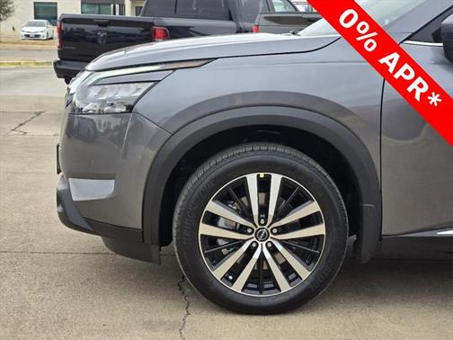 2025 Nissan Pathfinder Platinum 4WD