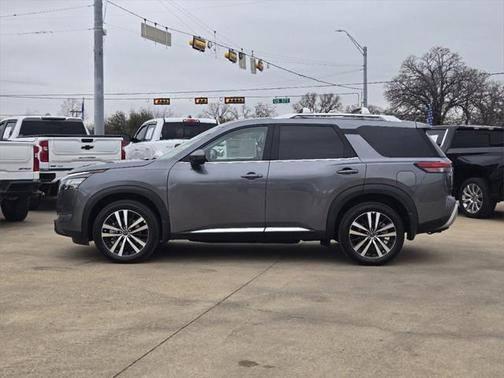 2025 Nissan Pathfinder Platinum 4WD