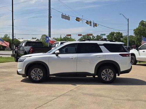 2025 Nissan Pathfinder SV 4WD