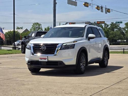 2025 Nissan Pathfinder SV 4WD