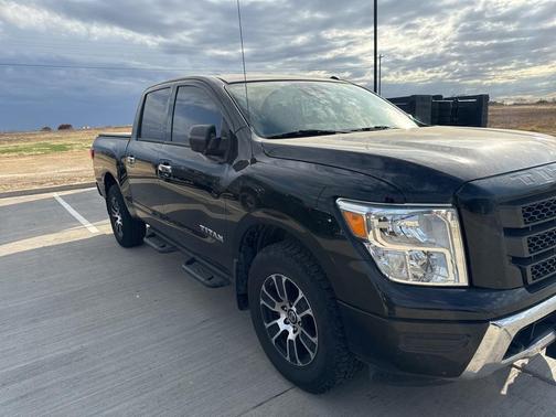 2021 Nissan Titan SV