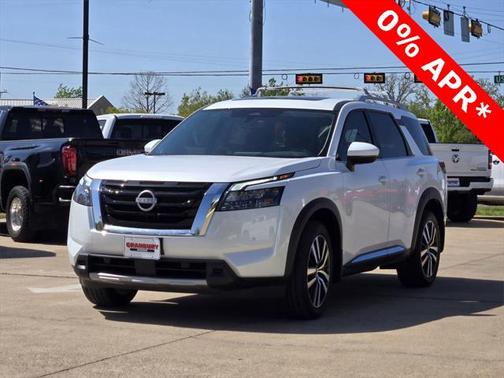 2025 Nissan Pathfinder Platinum FWD