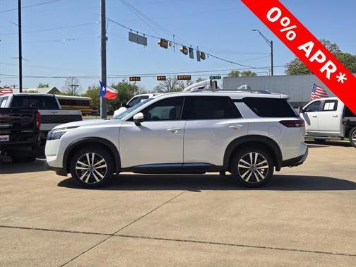 2025 Nissan Pathfinder Platinum FWD