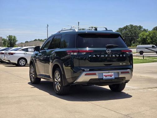 2023 Nissan Pathfinder SL 4WD