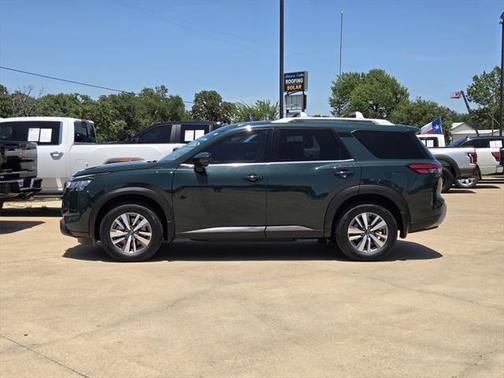 2023 Nissan Pathfinder SL 4WD