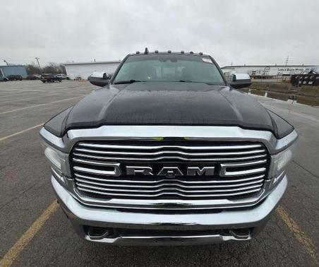 2020 RAM 3500 Laramie Crew Cab 4x2 8' Box