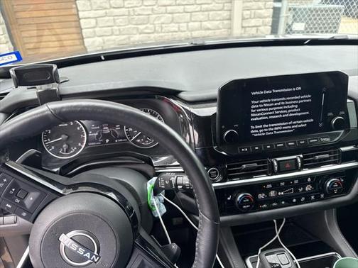 2023 Nissan Pathfinder SL 4WD