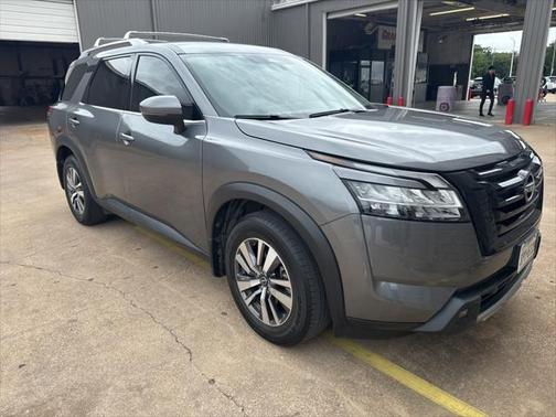 2023 Nissan Pathfinder SL 4WD
