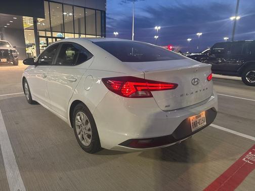 2020 Hyundai ELANTRA SE