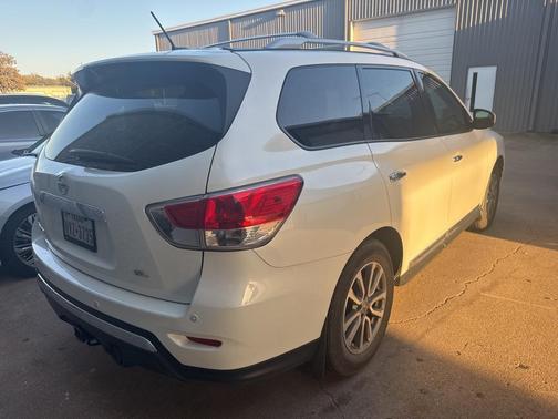 2016 Nissan Pathfinder SL