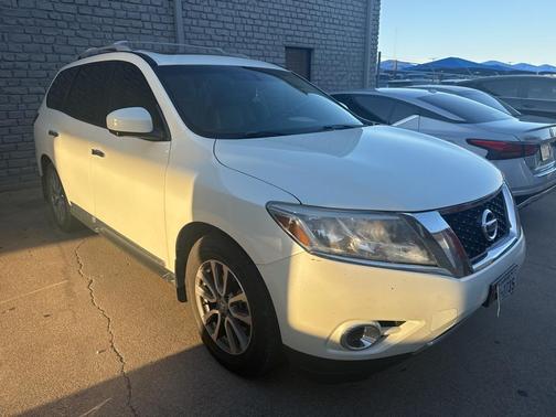 2016 Nissan Pathfinder SL