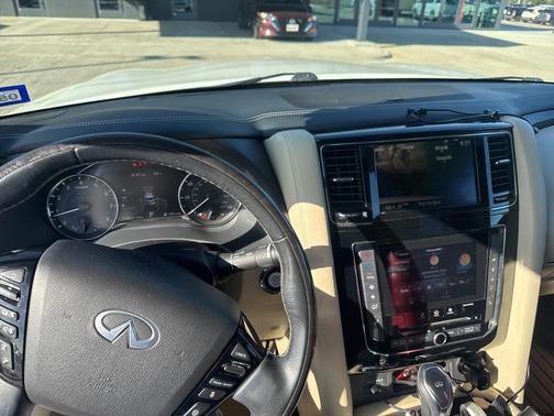 2021 INFINITI QX80 Luxe