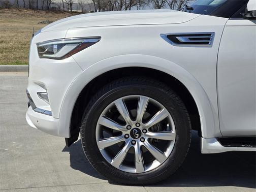2021 INFINITI QX80 Luxe