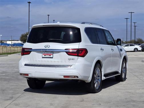 2021 INFINITI QX80 Luxe