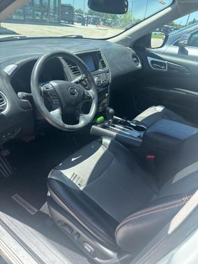 Pearl White Tricoat 2020 Nissan Pathfinder SL 2WD
